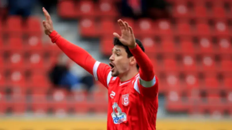 Pauline Schäfer-Betz stärkt HFC-Kapitän Niklas Landgraf in schwierigen Zeiten