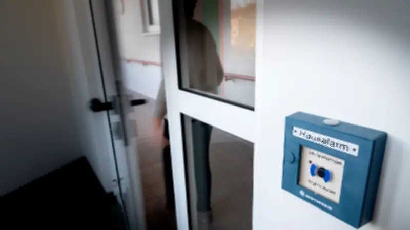 Pöbelei und Drohungen mit dem Schrubber: Angst im Haus der Senioren in Schwerin