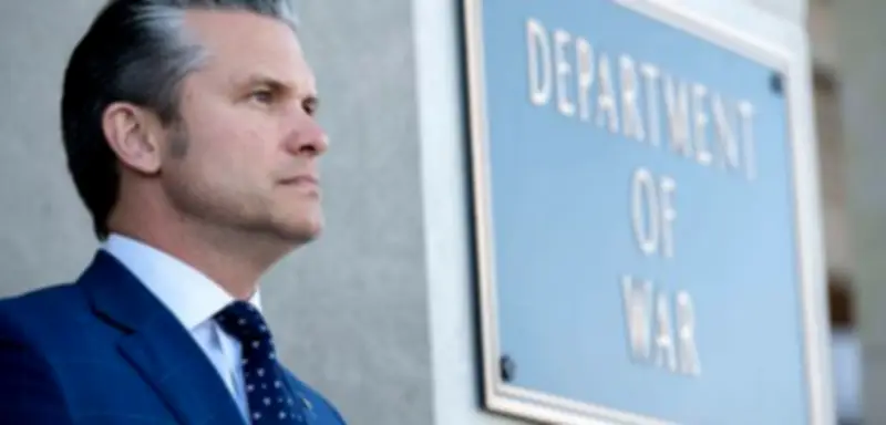 Pentagon setzt KI-Firma Anthropic Ultimatum: Militärischer Einsatz von KI-Chatbot Claude im Streit