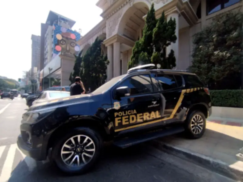 Pilot in Brasilien wegen Kindesmissbrauchs-Verdacht im Cockpit verhaftet