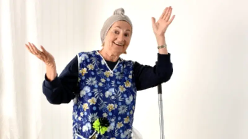 Plattdeutsche Kaffeetafel im Burgmuseum Plau: Humor und Geselligkeit