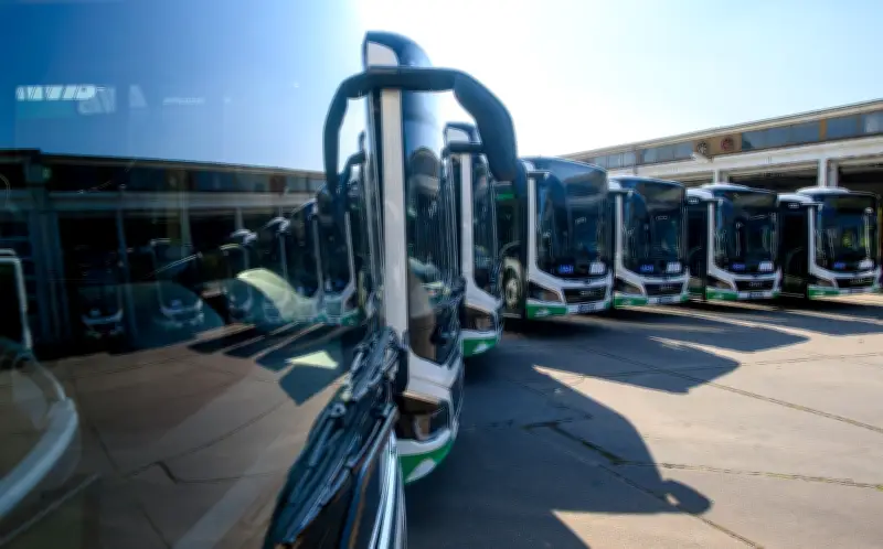 ÖPNV-Tarifkonflikt: Warnstreiks drohen bei festgefahrenen Verhandlungen