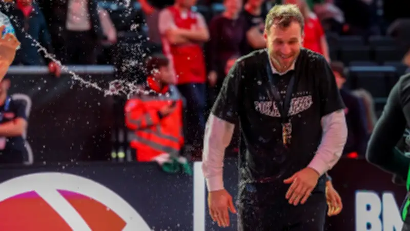 Pokalsensation in München: Bambergs Trainer Gavel opfert Hochzeitstag für Titel