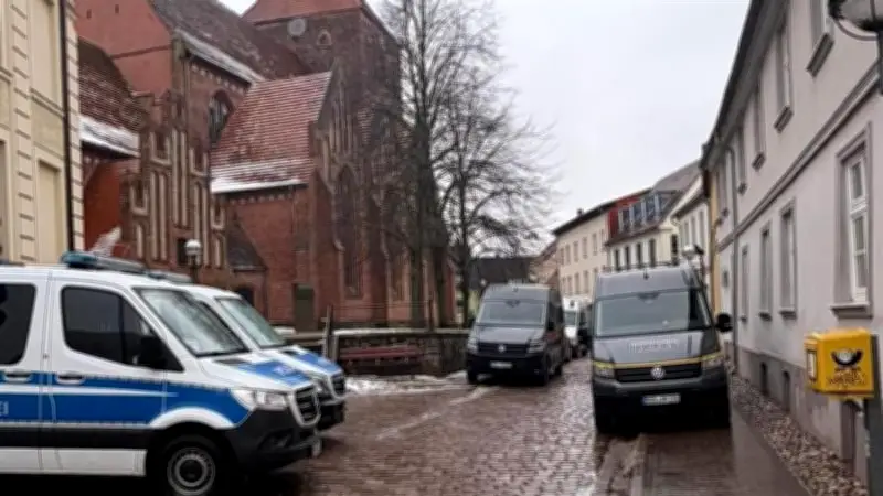 Polizei entdeckt Cannabisplantage in leerstehendem Haus in Teterow