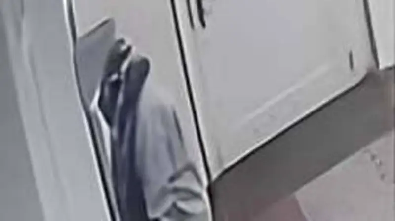 Polizei Nordhausen sucht nach Mann: 900 Euro mit gestohlener Karte in Allstedt abgehoben