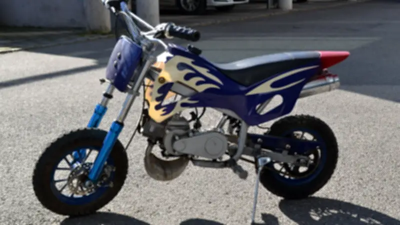 Polizei stoppt 20-Jährigen mit illegalem Pocket-Bike in Angermünde
