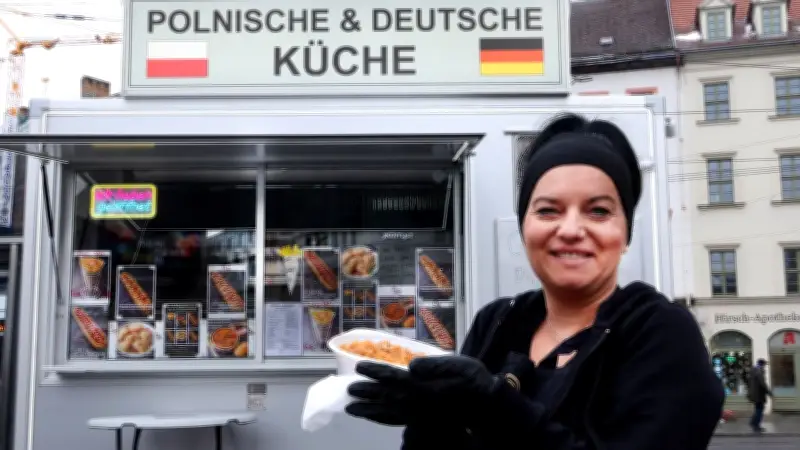 Polnische Küche erobert Halle: Pirogi und Bigos auf dem Marktplatz