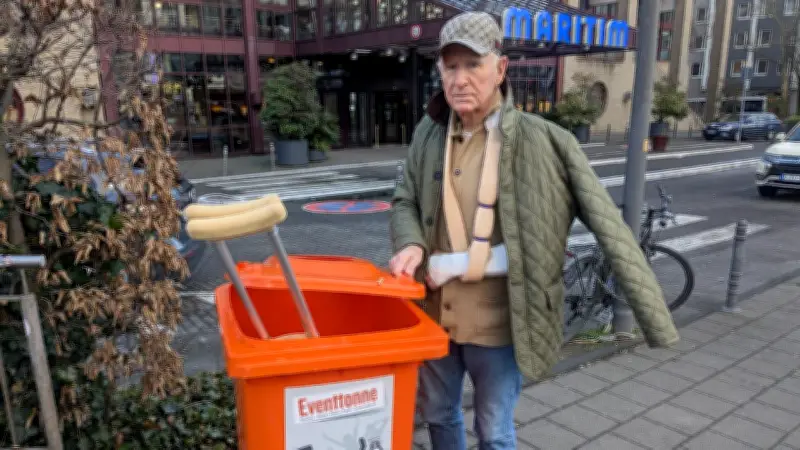 Prinz Frédéric von Anhalt wirft Krücken weg: Erster Auftritt nach Not-Operation