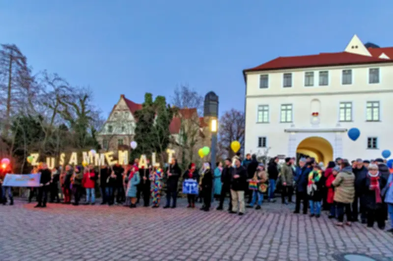 Proteste gegen AfD-Bürgerdialog in Köthen: Bündnis offenes Köthen demonstriert friedlich