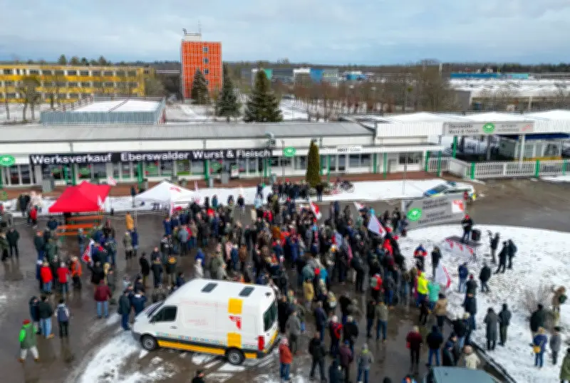 Proteste in Brandenburg: Hunderte wehren sich gegen Schließung der Wurstfabrik Eberswalder