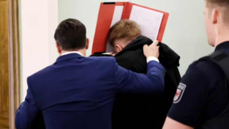 Prozess um Polizisten-Mord in Brandenburg: Letzte Worte „Wir müssen raus“ vor tödlichem Rammen