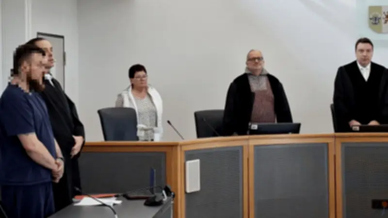 Prozessauftakt in Neubrandenburg: Obdachloser wegen Totschlags nach Trinkgelage angeklagt