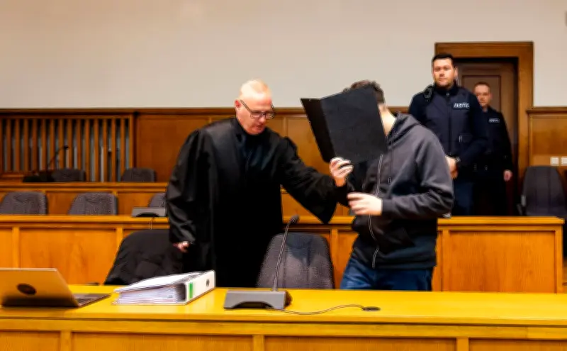 Prozessauftakt zu tödlichem Polizeieinsatz: Angeklagter gesteht Schüsse aus Angst