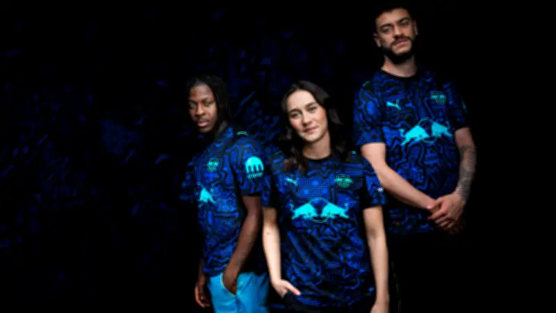 RB Leipzig präsentiert leuchtendes Sondertrikot für Heimspiel gegen Dortmund