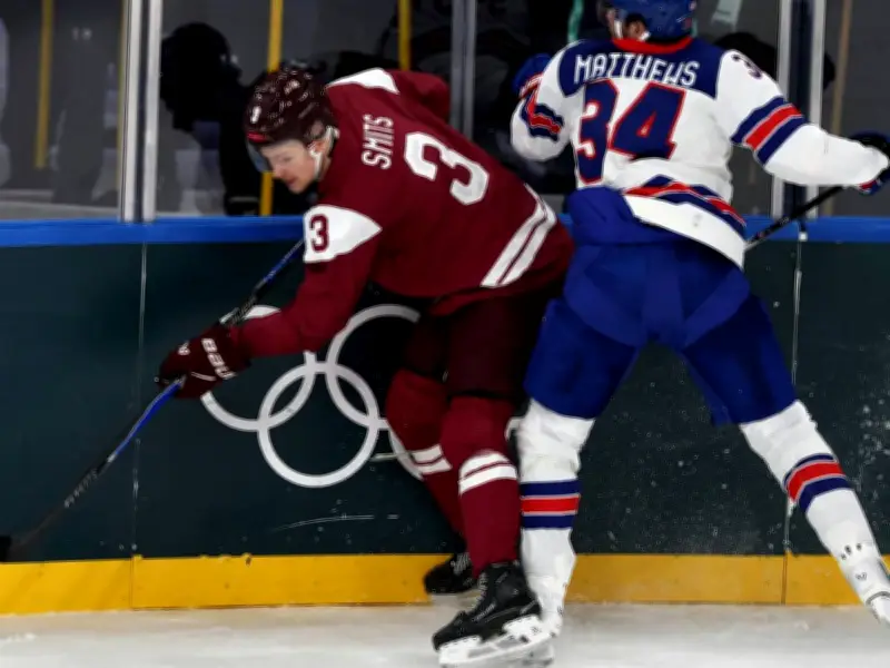 Red Bull München verpflichtet lettisches Eishockey-Juwel Alberts Smits vor Playoffs