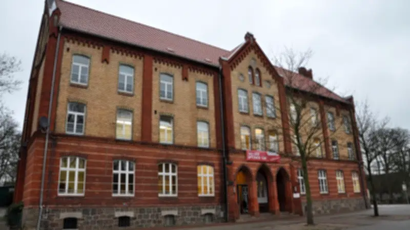 Regionale Schule Neukloster stellt praxisorientiertes Bildungsmodell „Produktives Lernen“ vor