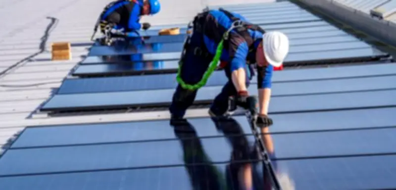 Reiches Solar-Hammer: Förderstopp für private Solardächer droht Empörungswelle