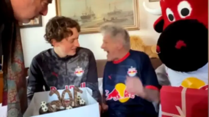 Rührszenen bei RB Salzburg: Ältester Fan erhält Mega-Überraschung zum 106. Geburtstag