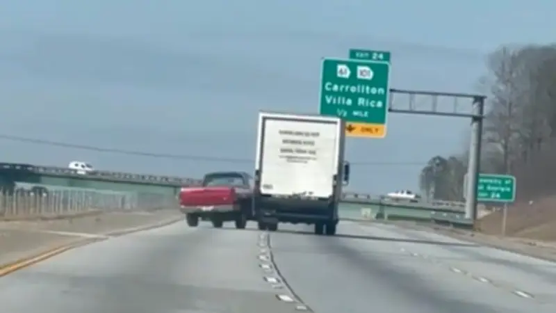 Road Rage in Atlanta: Zwei Trucks liefern sich gefährliches Duell auf dem Highway