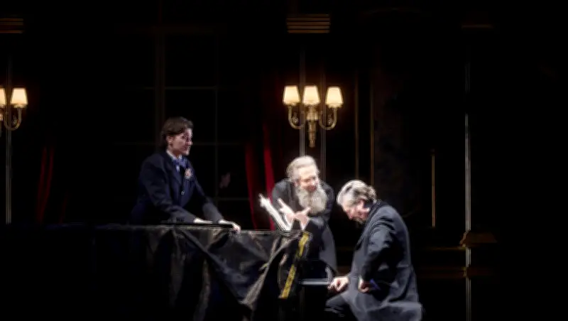 Roland Schwab inszeniert Borodins Opernfragment 'Fürst Igor' im Gärtnerplatztheater