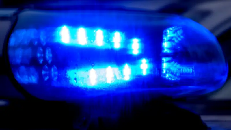 Rostock: Zwei Autoaufbrüche an einem Abend - Polizei ermittelt und warnt Anwohner