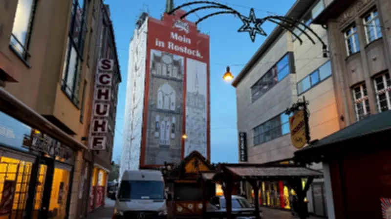 Rostocks Geschichte neu erleben: Stadtrundgänge zu KTV, Kunst und Architektur