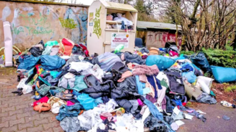 Rätsel um wachsenden Altkleiderberg in Gräfenhainichen: Stadt sucht Container-Betreiber