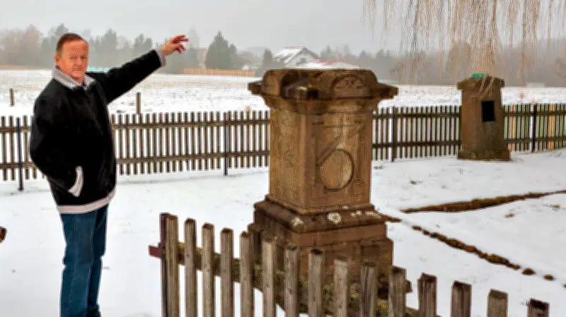Rätselhafter Diebstahl: Historischer Obelisk in Haynsburg spurlos verschwunden