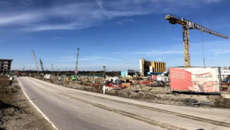 Rätselhafter Leerstand in Freiham: Sperrstraßen und ungenutzte Millionenprojekte