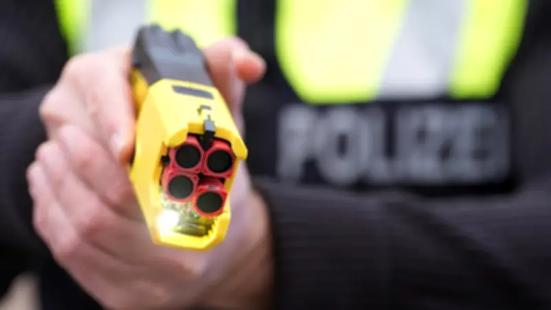 Sachsen führt Taser ab 2027 als Standardausrüstung für Polizei ein