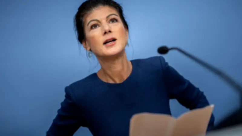 Sahra Wagenknecht gewährt intime Einblicke: Lafontaines Haushaltstalent und politische Reizthemen