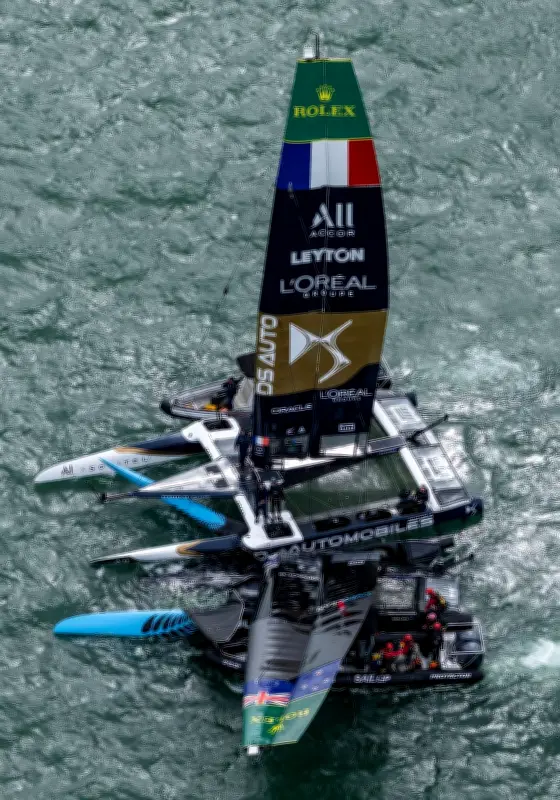 SailGP-Auftakt in Auckland endet mit schwerem Crash: Zwei Verletzte und demolierte Boote