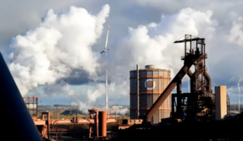 Salzgitter erhält 322 Millionen Euro zusätzlich für grünen Stahl-Umbau