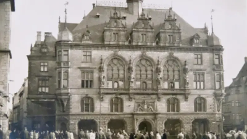 Sanierung dringend nötig: Elektrik aus der Kaiserzeit - So marode ist Halles Stadthaus