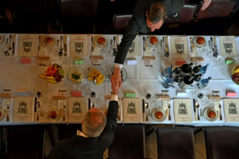 Schaffermahlzeit in Bremen: 480 Jahre alte Tradition mit Pinkel und Tonpfeifen