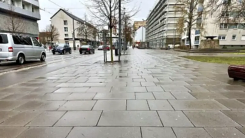 Schäden in Dessauer Kavalierstraße: Hält das neue Pflaster der Belastung stand?