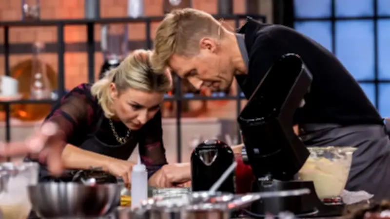 Schlüpfrige Sprüche beim Staffelstart von 'Das große Promibacken' auf Sat.1