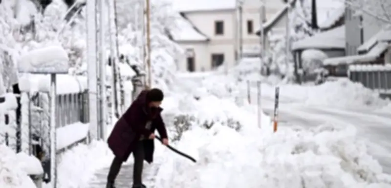 Schneechaos in Österreich: 30.000 Haushalte ohne Strom, mehrere Tote durch Lawinen