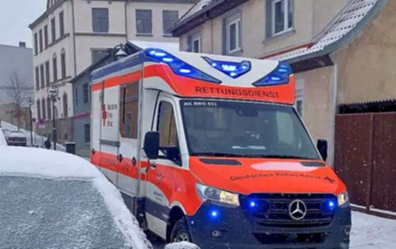 Schulwegunfall in Bernburg: 14-Jähriger bei Glätte von Auto erfasst - Anwohner fordern Konsequenzen