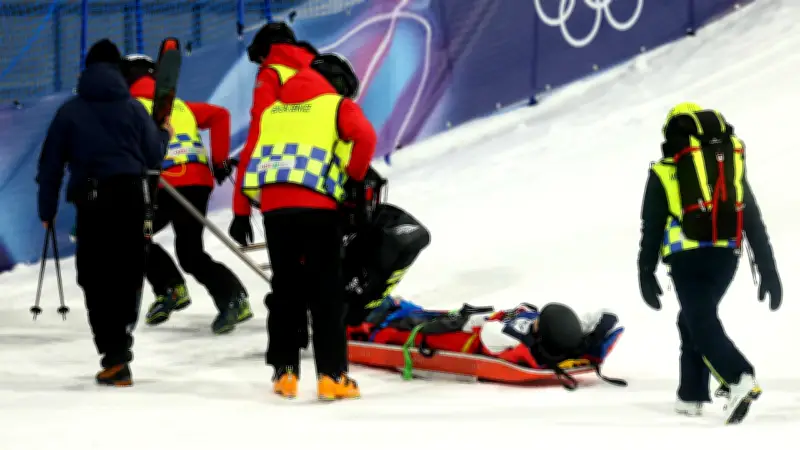 Schwerer Sturz bei Olympia: Finnischer Freestyler (18) nach Big-Air-Quali abtransportiert