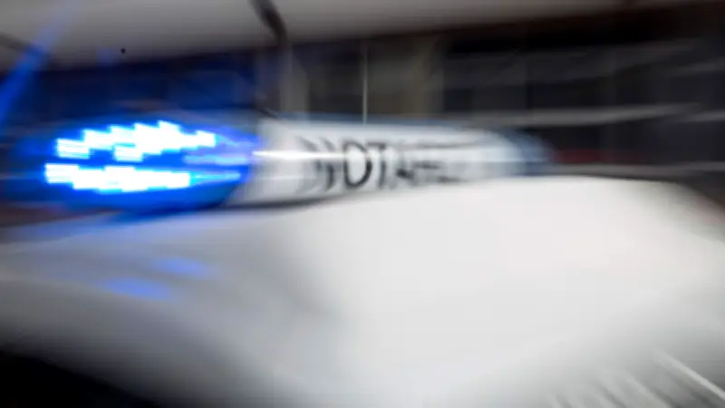 Schwerer Unfall bei Karneval in Hessen: Mann (51) nach Sturz von Festwagen in Lebensgefahr