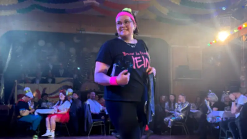 Seit der Grundschule dabei: Krankenschwester feiert 30 Jahre Karneval in der Bütt