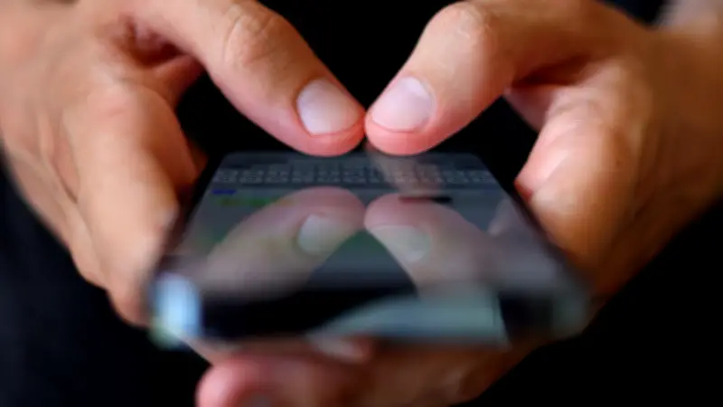 Seniorin in Uckermark von Sexnachrichten-Flut gequält: Partnersuche endet im Albtraum