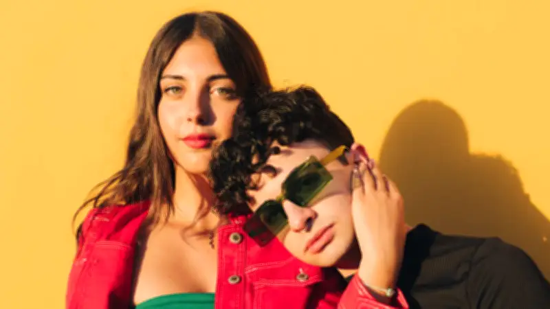 Sexrezession bei Gen Z: Späterer Start, weniger Partner und mehr Planung prägen die Sexualität