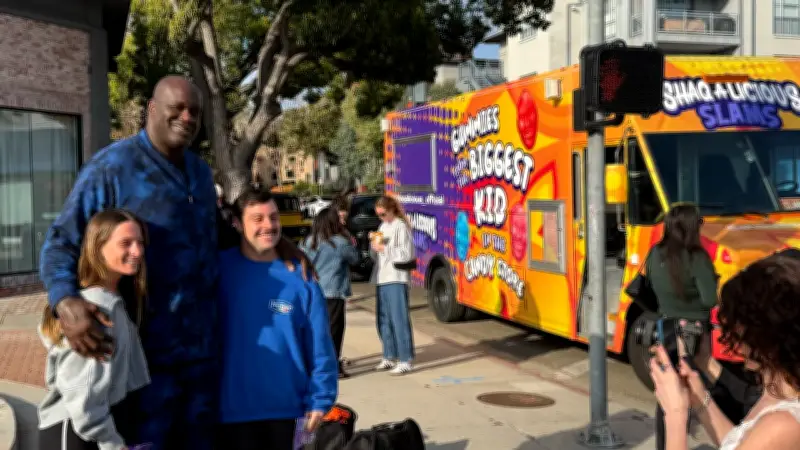 Shaquille O’Neal fährt Süßigkeiten-Truck durch Los Angeles: Sport-Legende überrascht Fans