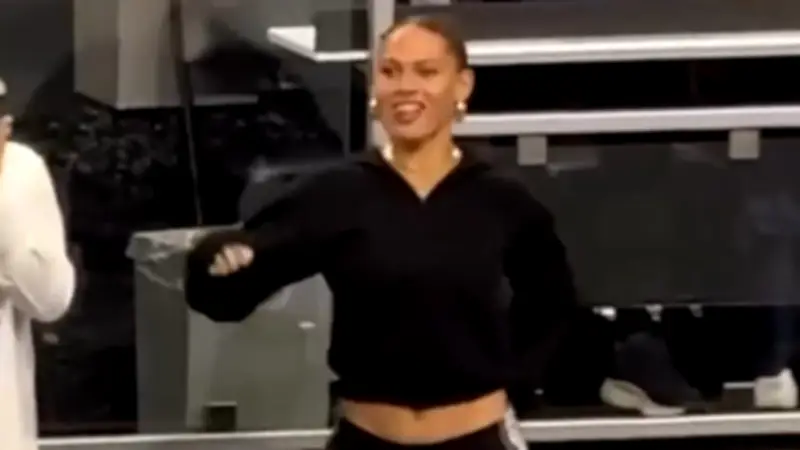 Shelton triumphiert, Rodman tanzt: Das ungewöhnliche Sport-Traumpaar im Rampenlicht