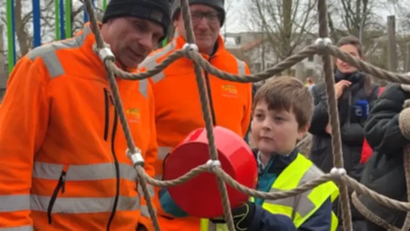 Siebenjähriger bewirbt sich als Spielplatzprüfer: 17 Euro Stundenlohn für Rutschen-Test