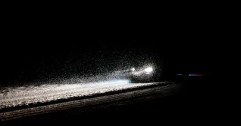 Skifahrer lässt sich von Auto ziehen: Polizei stoppt gefährliches Drift-Manöver in Gilching