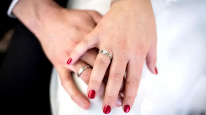 SKL-Glücksatlas: Verheiratete Paare sind deutlich glücklicher als unverheiratete