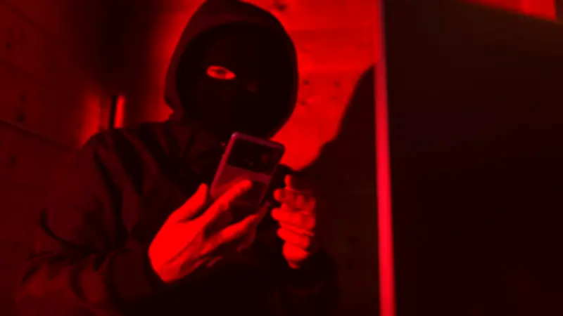 Skrupellose Betrüger erbeuten Millionen von deutschem Milliardär durch Schock-Anrufe